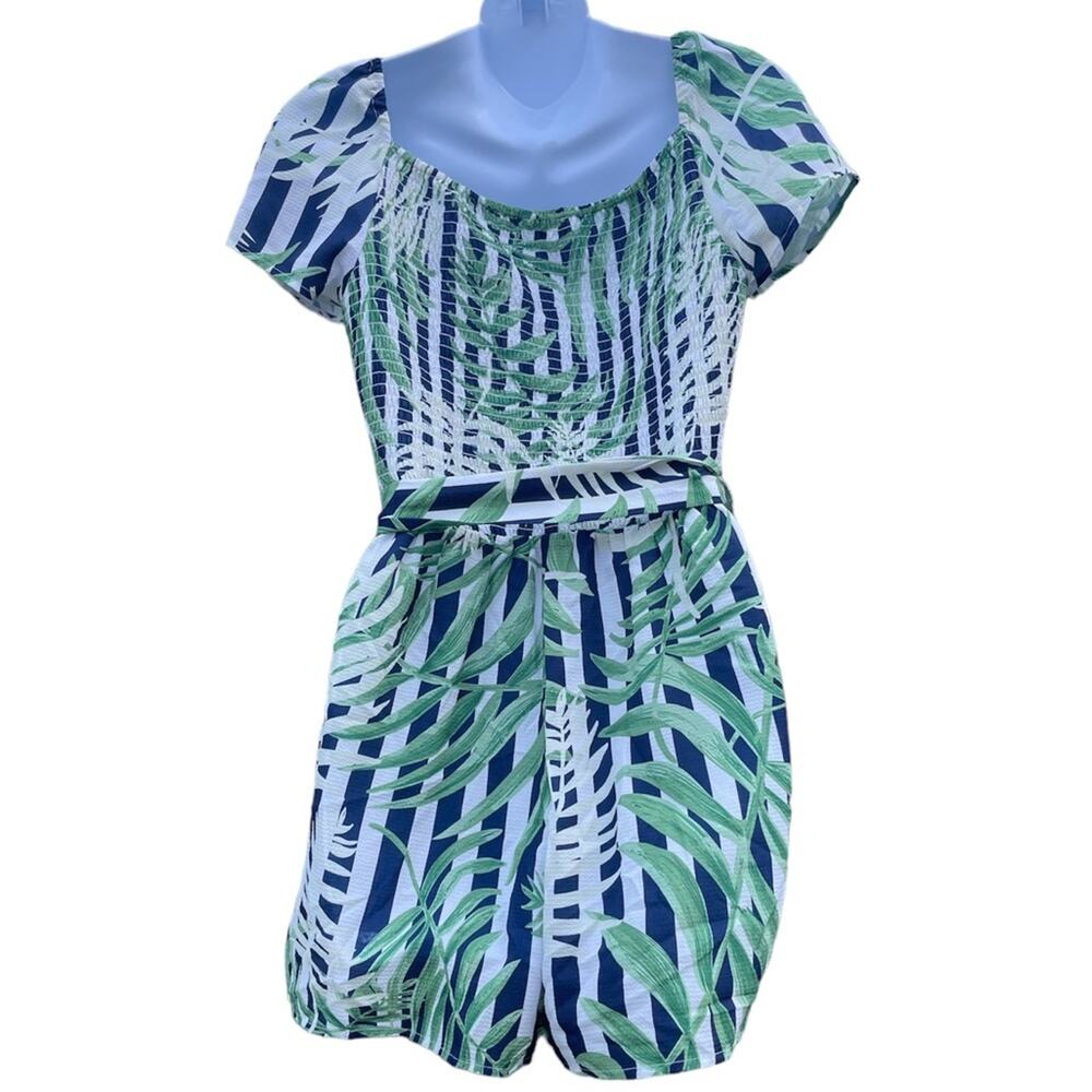 Superdown Pilar Leaf Pattern Off Shoulder Tie Rom… - image 2